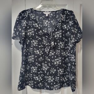 LC Lauren Conrad Black and White Floral Blouse. Size M